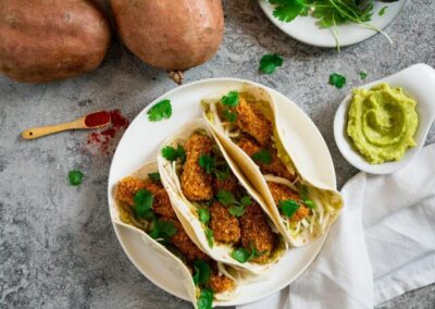 Tacos croustillants à la patate douce avec crème d&rsquo;avocat