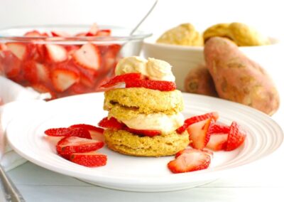 Shortcake aux fraises avec biscuits à la patate douce
