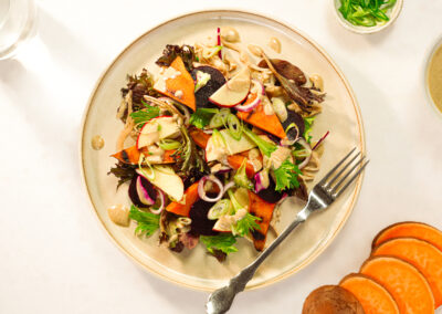 Salade de patates douces avec vinaigrette au tahini